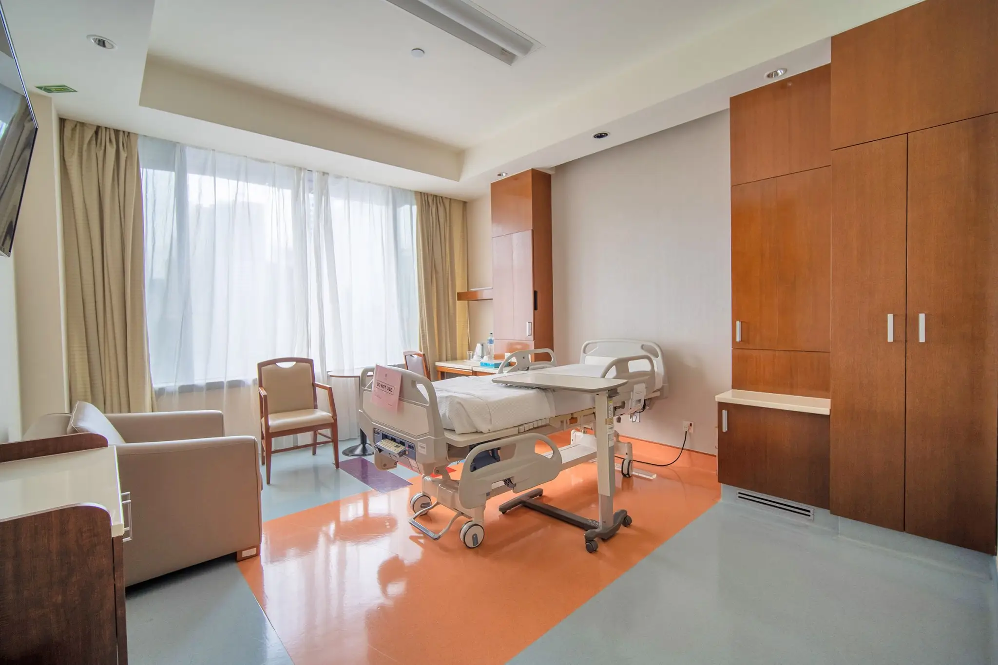 StandardRoom1-2048x1365