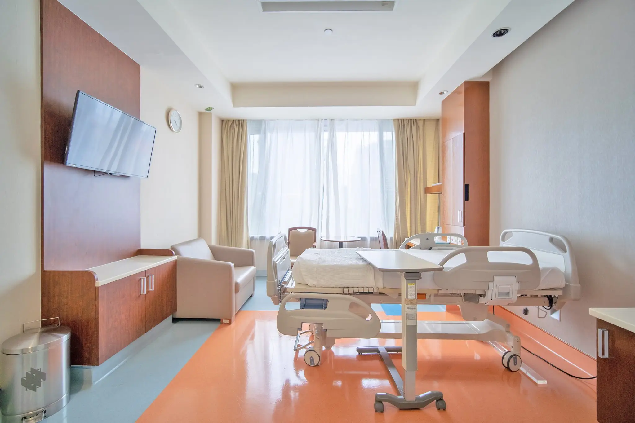 StandardRoom2-2048x1365